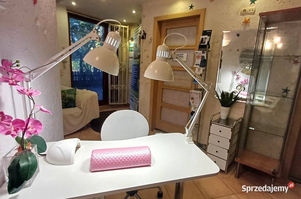 Do wynajęcia niezależne stanowisko do manicure Wynajem Warszawa