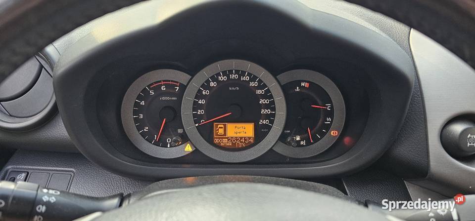 posiadam na sprzedaż Toyota RAV4 Złockie