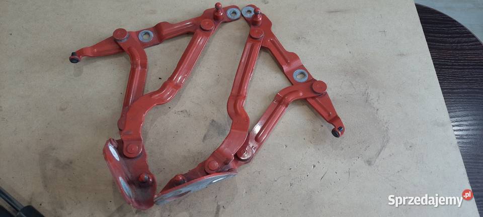 Zawiasy i silowniki klapy tylnej Audi A4B5 LZ3S łódzkie