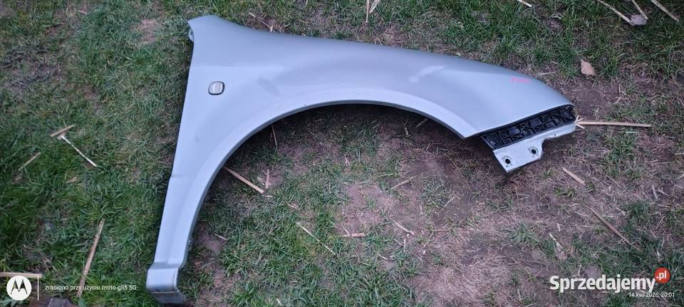 Błotnik prawy przód Fabia 1 kod lakieru 9102 osobowe Lubin