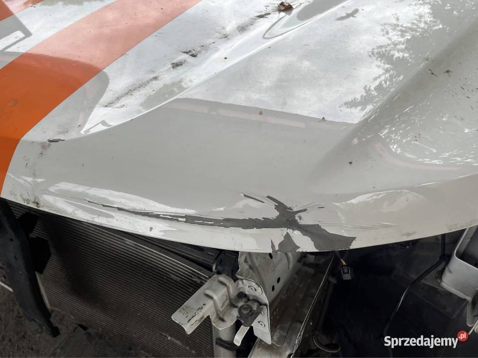 Maska Dacia duster 2 Biała do poprawy dwa punkty Tomaszów Mazowiecki