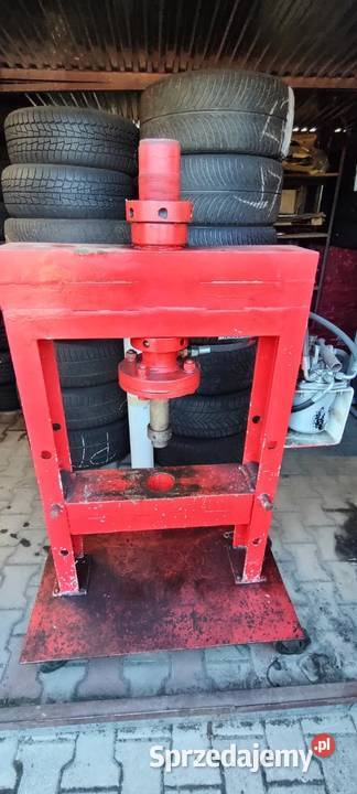 Prasa hydrauliczna Prasy Chróstnik