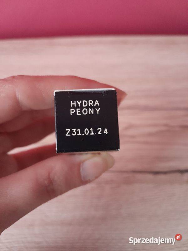 Matowa szminka z kwasem hialuronowym Hydra Peony
