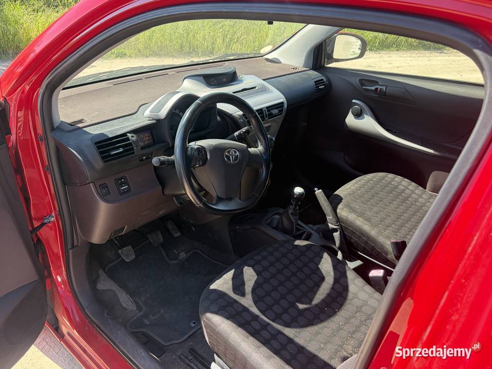Toyota IQ 2011 14 d 110 przebieg 110000km Poznań sprzedam