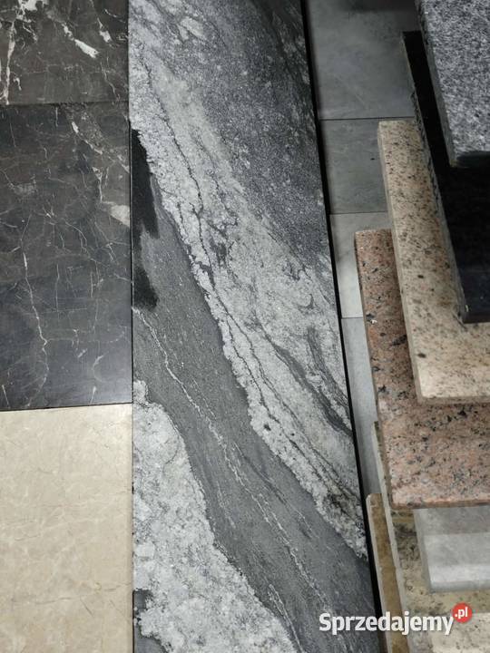 Stopień granitowy Black Forest płomieniowany Płytki elewacyjne pomorskie Gdynia