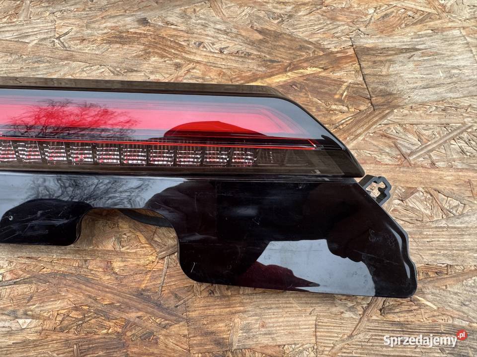 Lampa tył tylna prawa rh w klapę Volvo C40 prawe Międzychód
