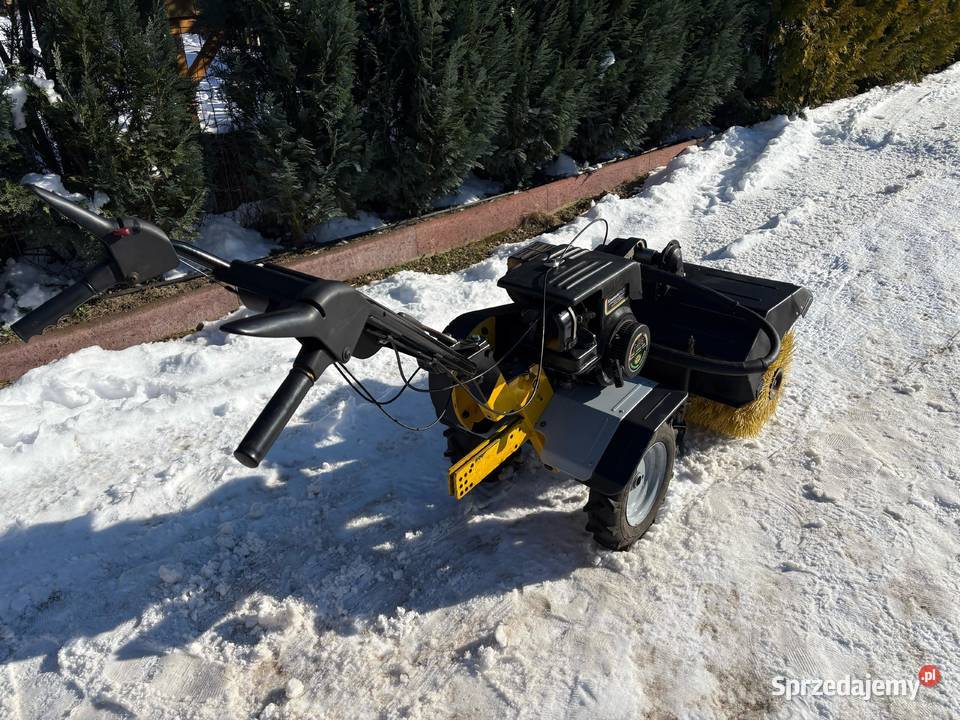 Zamiatarkoodśnieżarka Texas 2002 Futura silnik Sulęcin