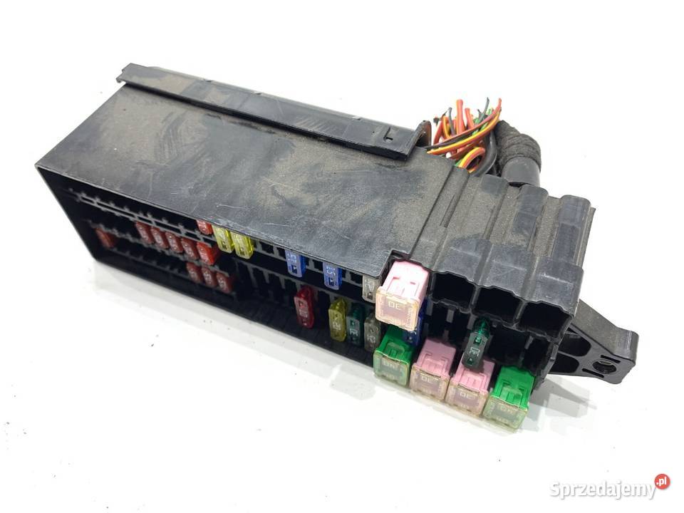 SKRZYNKA BEZPIECZNIKÓW SKODA FABIA III osobowe Skrzynki bezpieczników