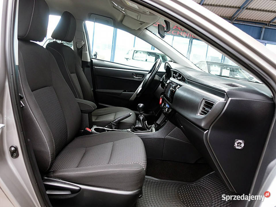 Toyota Corolla 16i 16V132 światła przeciwmgielne Corolla śląskie