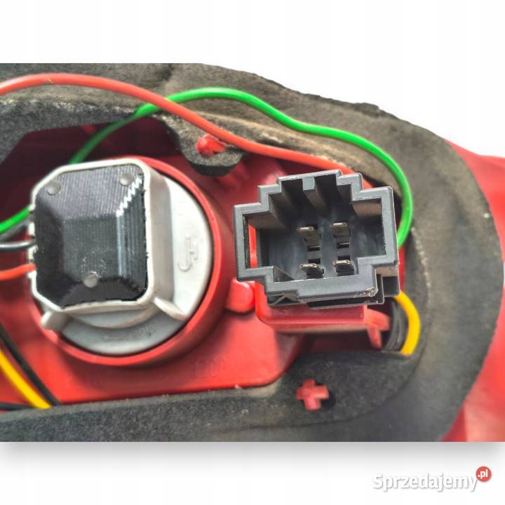 LAMPA PRAWA Audi Q7 4L tylna tylnia prawy tył Chełm