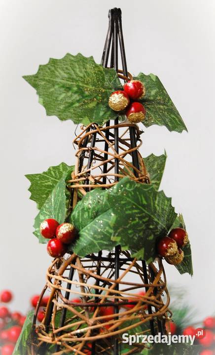 Choinka pleciona ostrokrzew ozdoba świąteczna Boże Narodzenie lubelskie Lublin