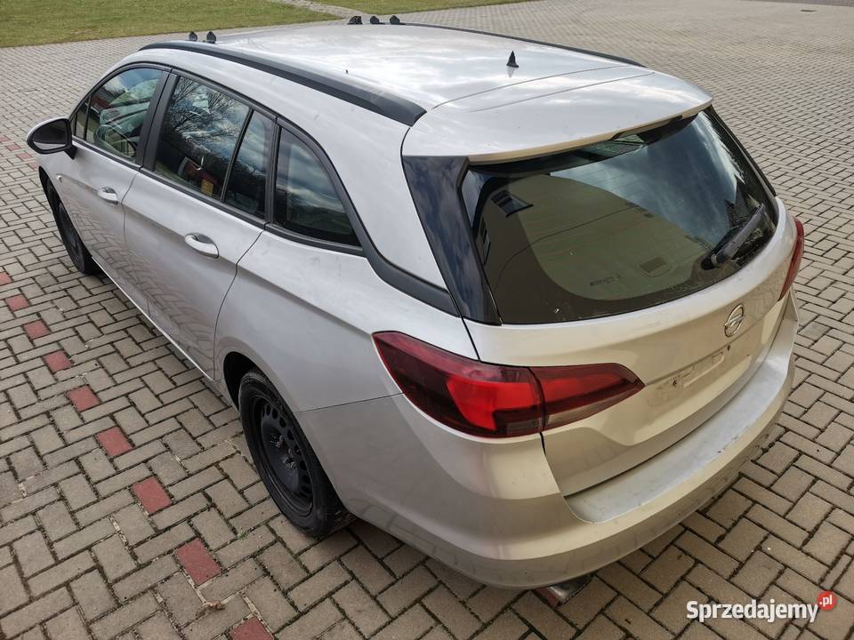 Opel Astra 2017 r 16 benzyna Oseredek
