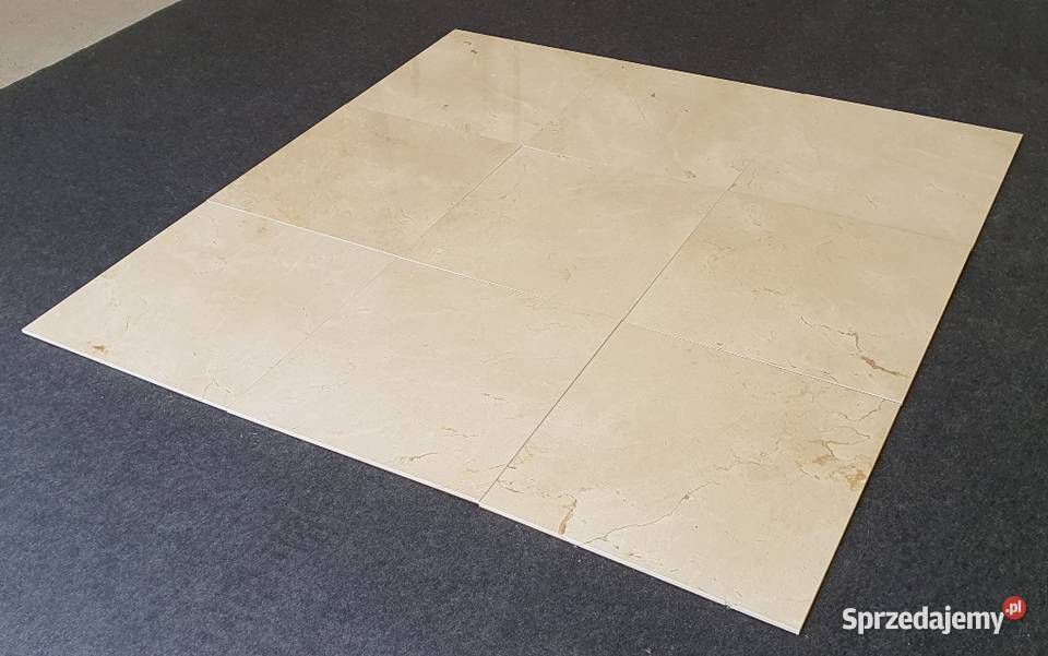 Hiszpański marmur na podłogi Crema Marfi Bielawa