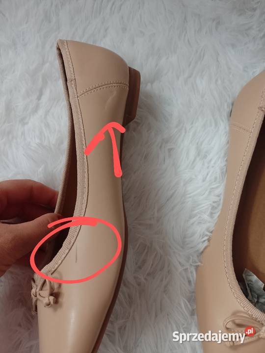 39UK9 ASOS Design Beżowe baleriny biznesowe z Kraków