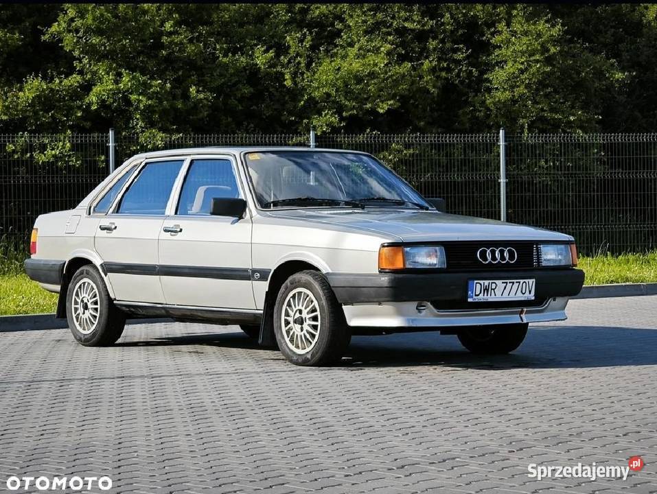 Audi 80 B2 18 benzyna CC manualna skrzynia 90KM Samochody osobowe Wrocław