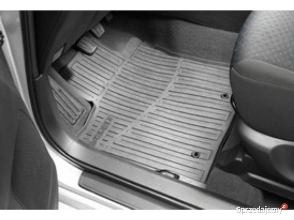 TOYOTA Verso Dywaniki gumowe komplet
