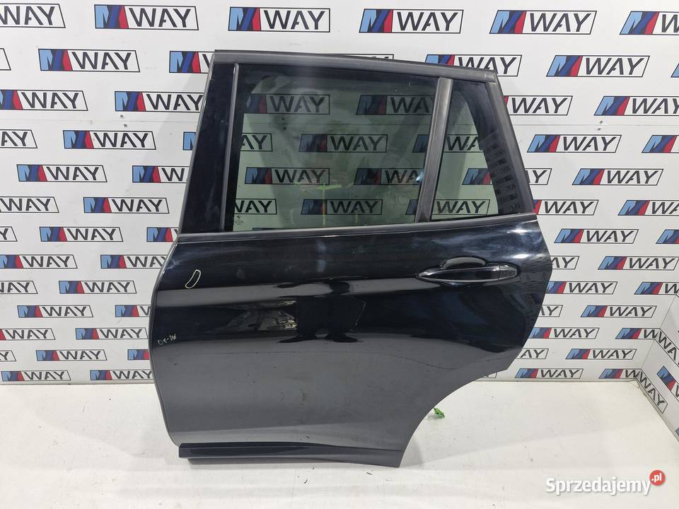 668 BMW X1 F48 DRZWI LEWE TYŁ TYLNIE 668 SCHWARZ