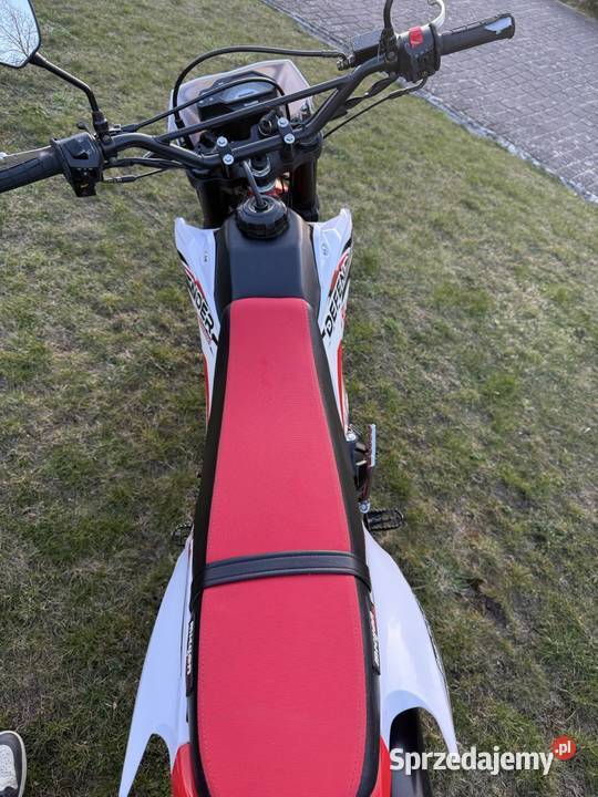 Cross Mikilon Defender