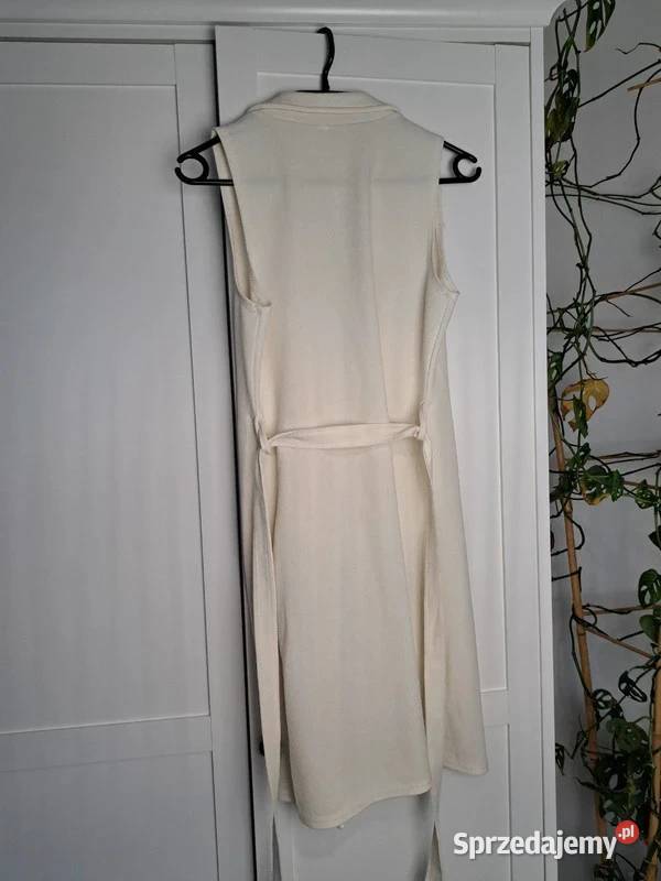 Stylowa biała kamizelka dłuższa z paskiem Trąbki Wielkie sprzedam