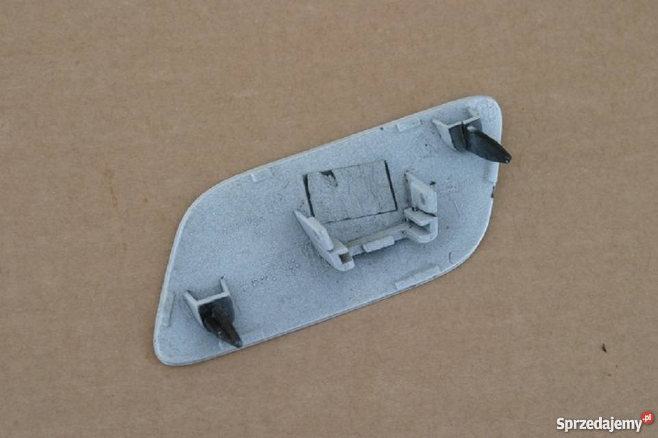 AUDI Q3 8V0 ZAŚLEPKA SPRYSKIWACZY PRAWA Bieleń