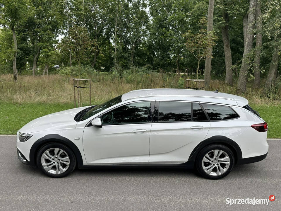 Opel Insignia Country Tourer 20 BiTurbo 209 Navi światła przeciwmgielne