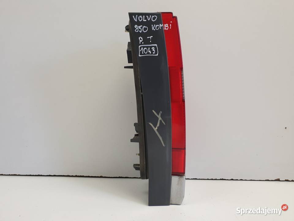 LAMPA Volvo 850 KOMBI TYLNA PRAWA prawy tył Rudka