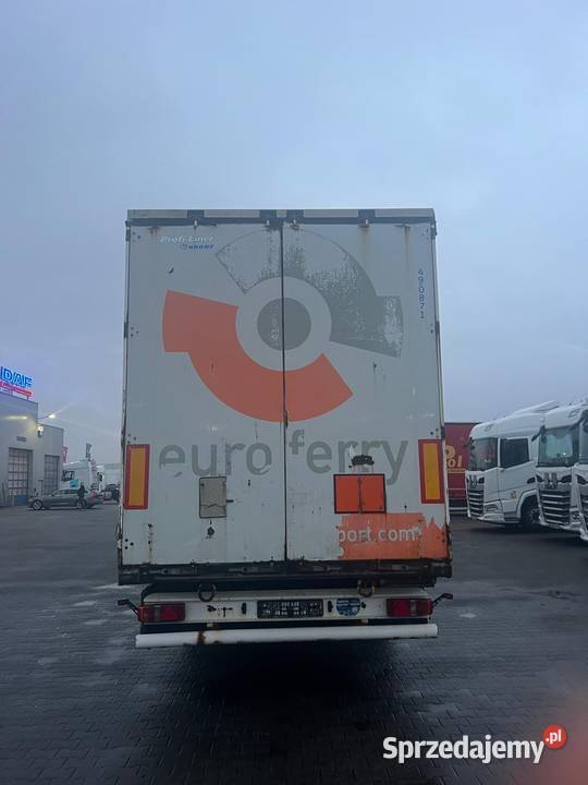 Syndyk sprzeda naczepę Krone SD