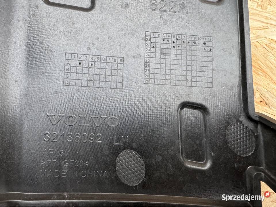 Ślizg mocowanie zderzaka przód lewy Volvo xc40 Sieraków