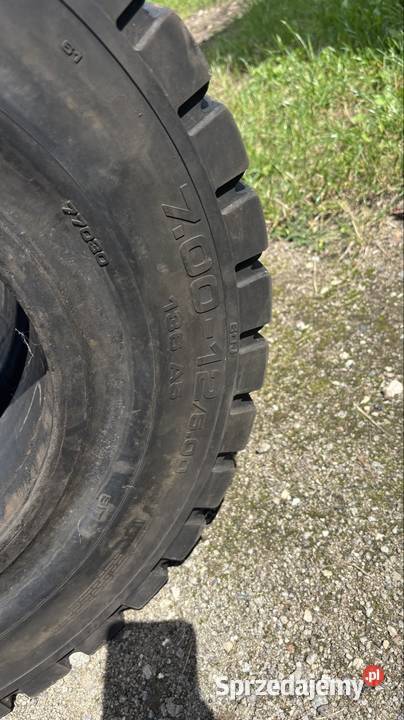 Opony pełne 70012 Barum Industry SIT 2 sztuki śląskie Koziegłowy sprzedam