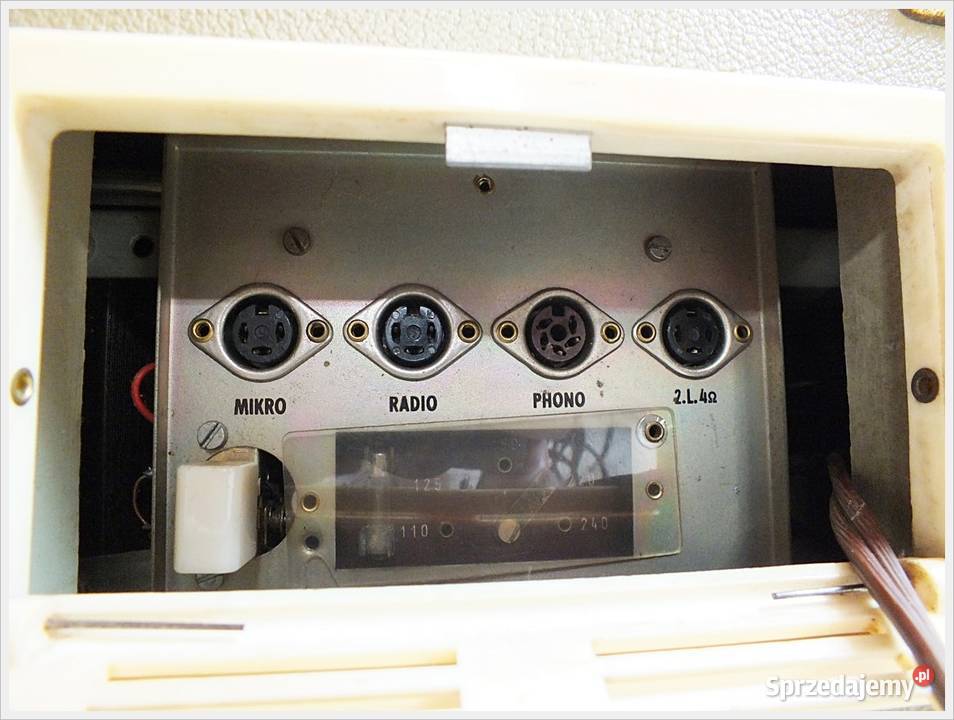 Stary magnetofon szpulowy SAJA M46 z 1956 roku Żary