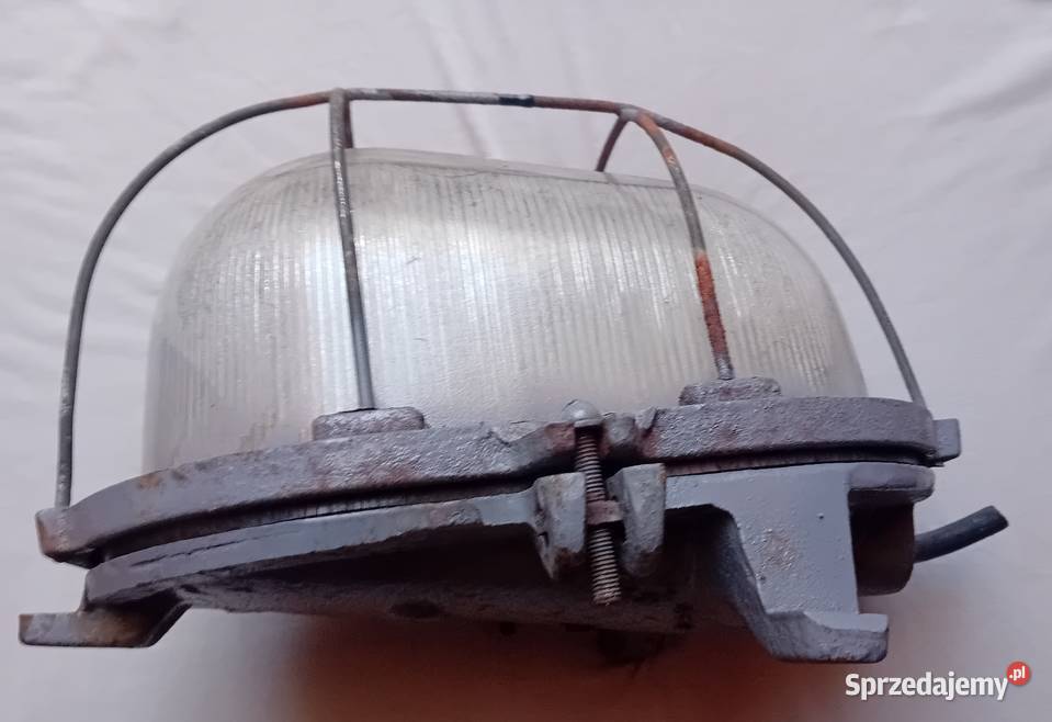 Lampa przemysłowa tzw kanałowa ZAOS PRL Oprawa wielkopolskie Koźminek sprzedam