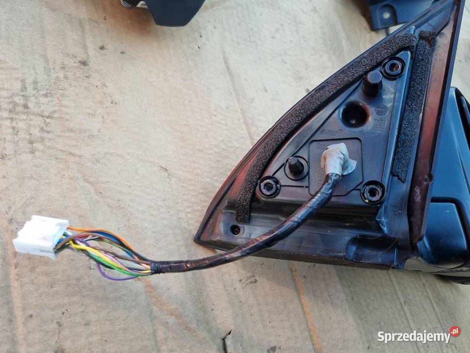 LUSTERKO PRAWE KAMERA 16 PIN NISSAN QASHQAI II