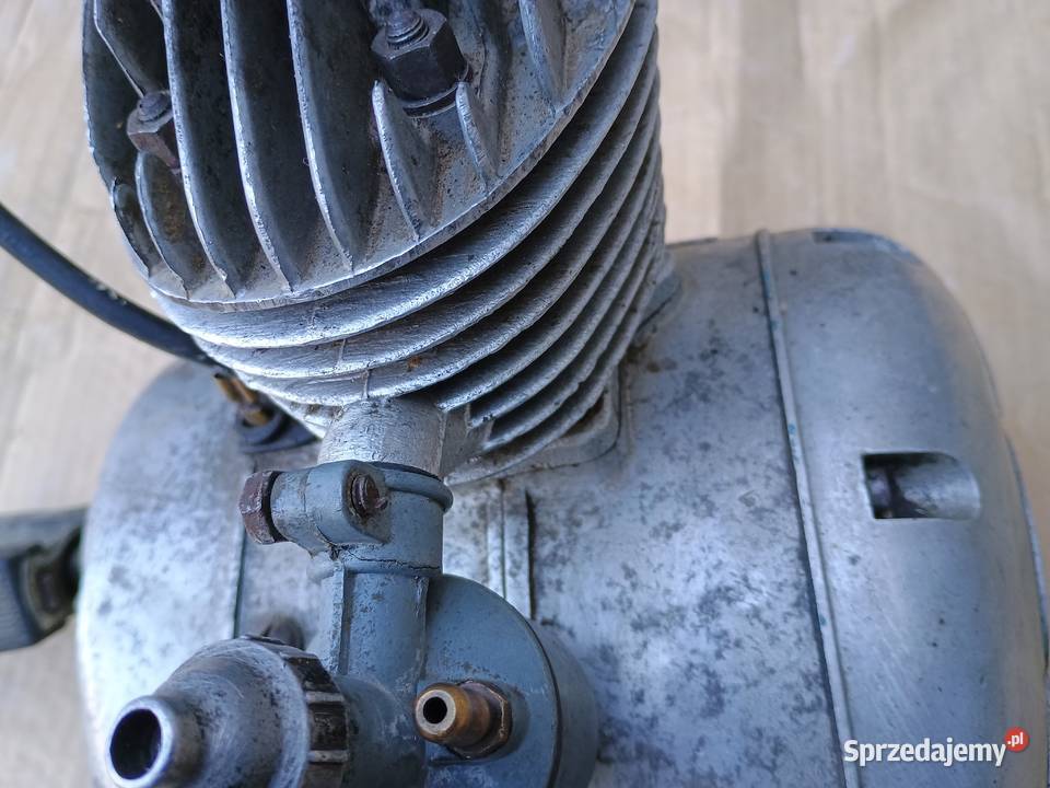 Komar silnik zabytkowy Kurzętnik