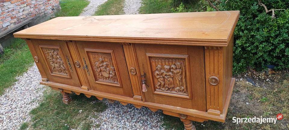 komoda drewniana z rzeźbami Borysowszczyzna