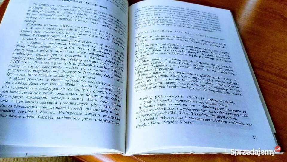 Stan i perspektywy rozwojowe małych miast i Książki naukowe i popularnonaukowe