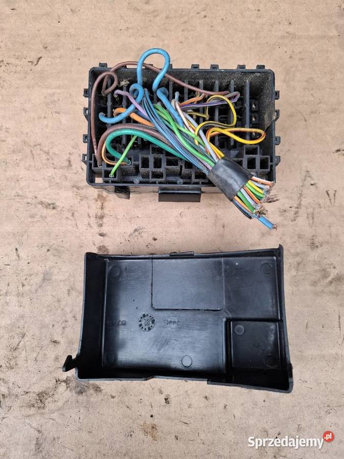 Skrzynka bezpieczników Fiat 126p Maluch EL osobowe opolskie