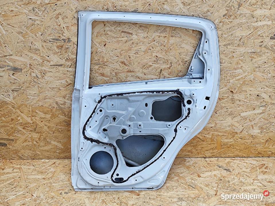 TOYOTA YARIS III 3 2011 5D DRZWI PRAWE TYLNE TYŁ Motoryzacja wielkopolskie Przemęt sprzedam