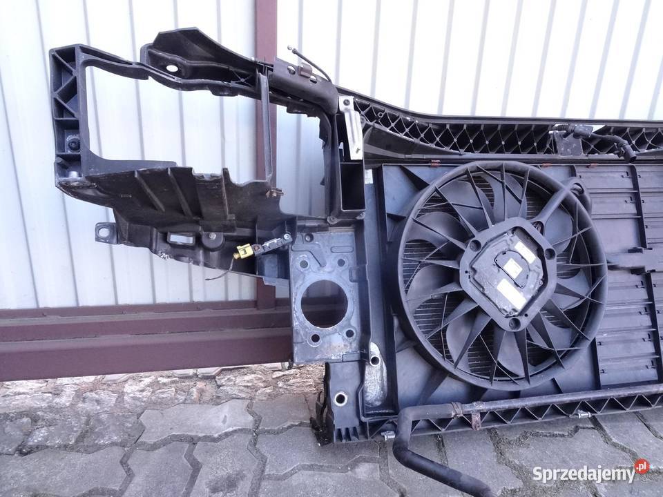 4E0121025H AUDI A8 D3 37 42 PAS PRZEDNI CHLODNIC osobowe Przemęt