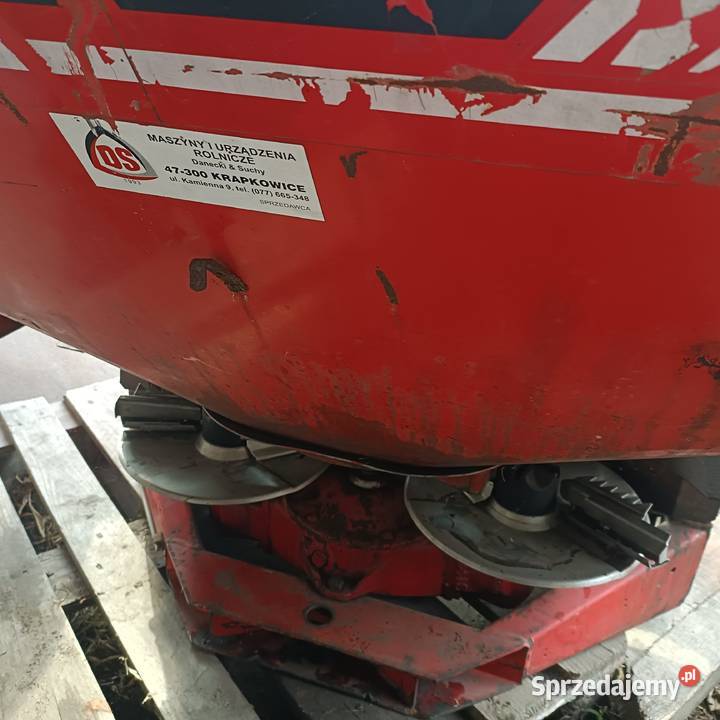 Rozsiewacz nawozów nieuszkodzony