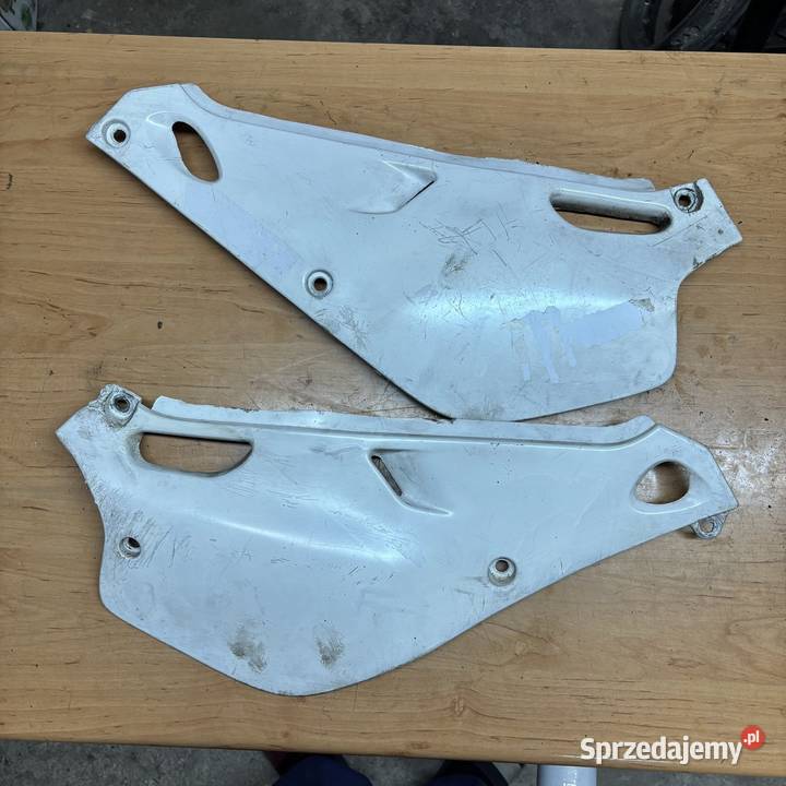 Boczki tylne plastiki Yamaha YZ 80 85