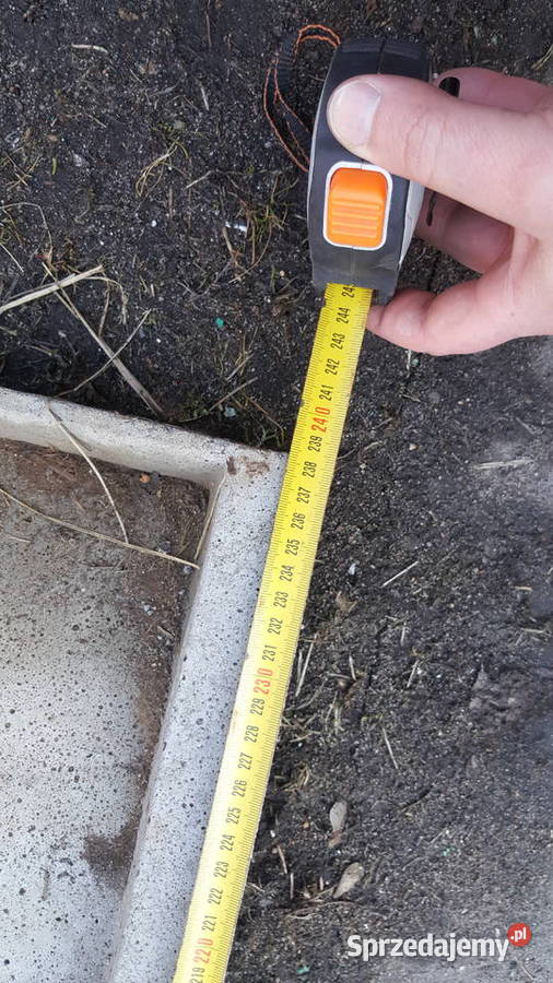 Panel ogrodzeniowy pozostałość