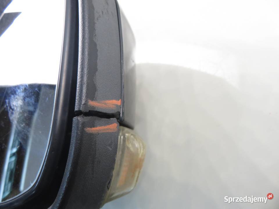 LUSTERKO PRAWE FORD FOCUS MK2 II F3