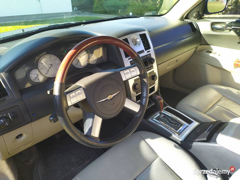 CHRYSLER 300C TOURING SEDAN