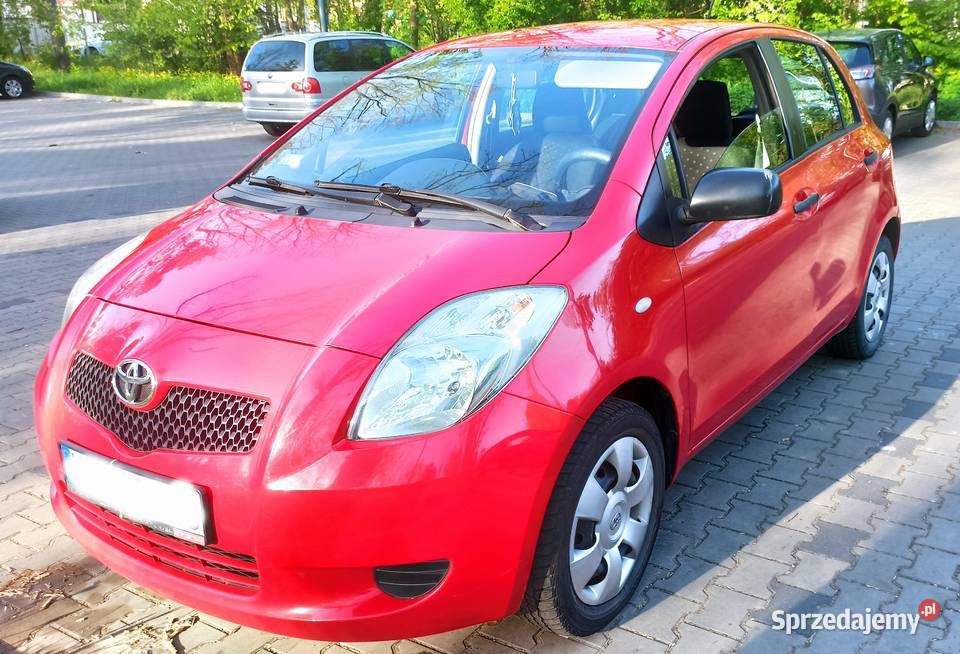 Sprzedam Toyotę Yaris z 2006 r 10 benzyna 184000 Piaseczno