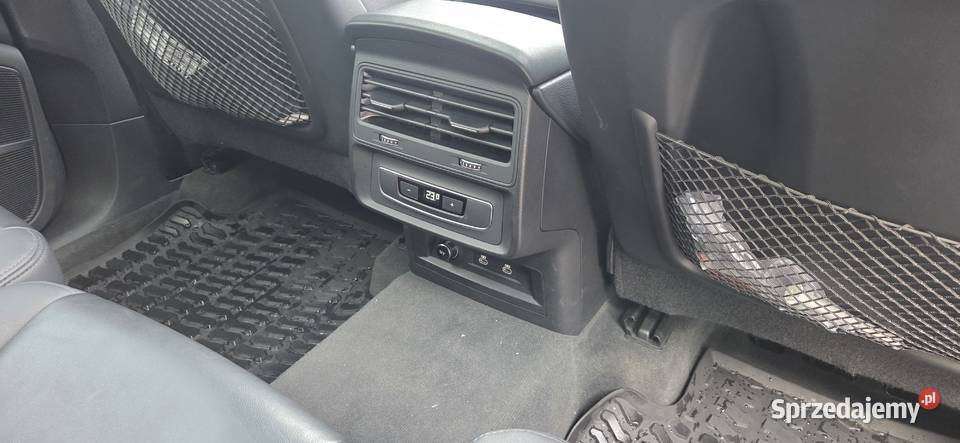Piękne audi Q7 elektryczne lusterka mazowieckie Stok Lacki sprzedam