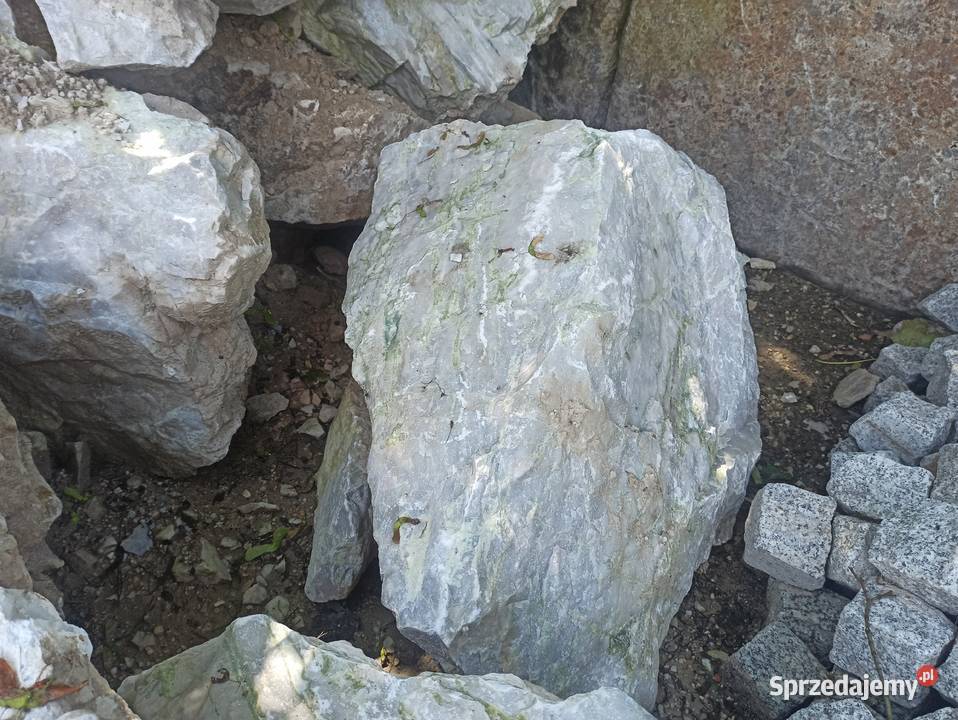 Głazy Kolorowy duży kamień skała Monolit Granit Oświęcim