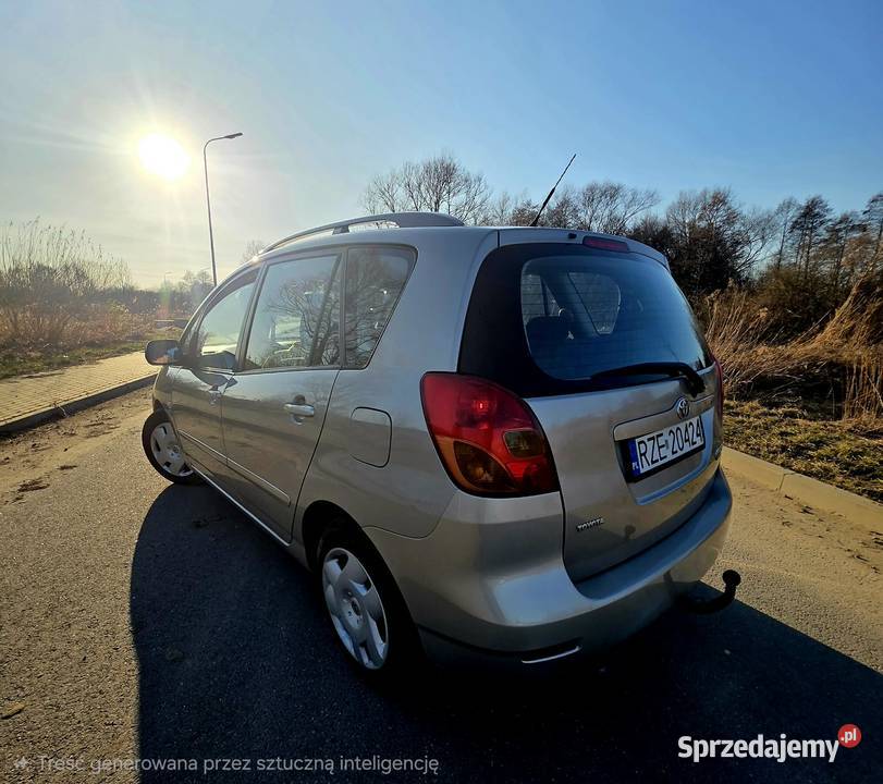 Toyota Corolla Verso 20 d4d manualna Łańcut