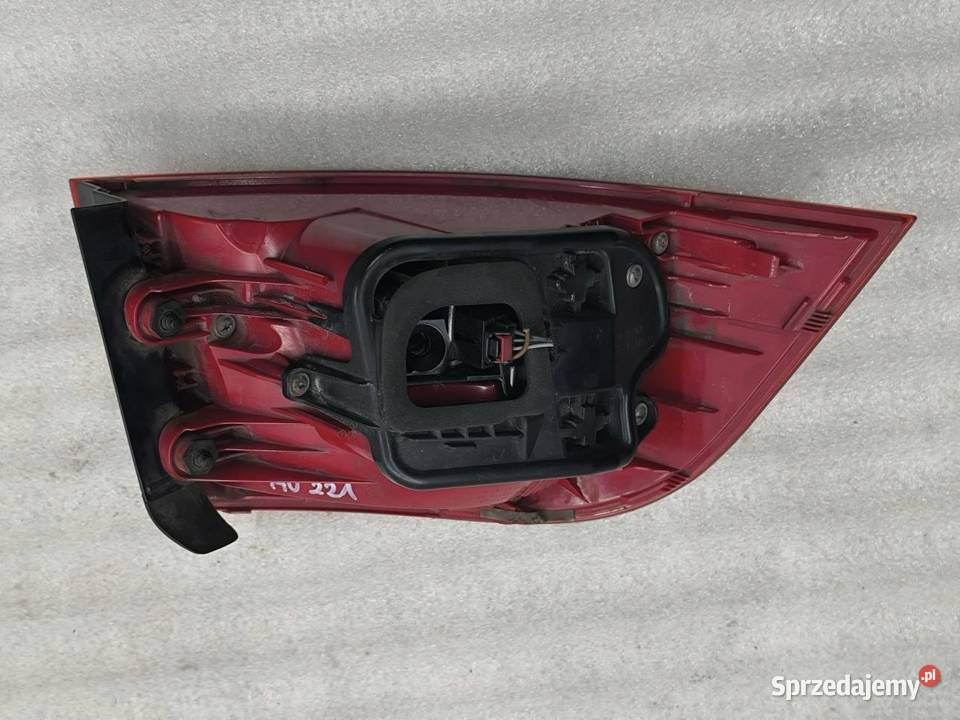 LAMPA PRAWY TYŁ KOMBI VW PASSAT B7 3AF945096A sprzedam