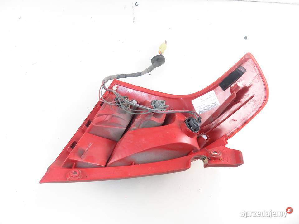 LAMPA PRAWA TYLNA SUZUKI SWIFT III