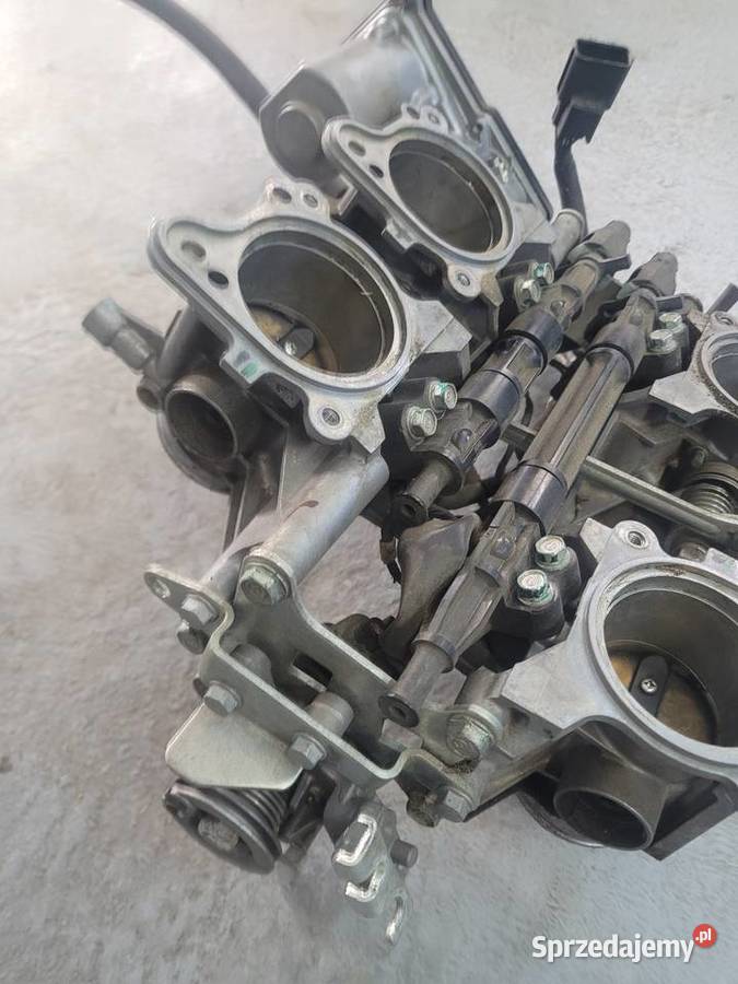 Honda VFR 1200 F przepustnice wtryski kompletne wielkopolskie Nowy Tomyśl sprzedam